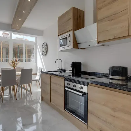 Apartment New 3 Bedrooms 100 Meters To Rada Old Town